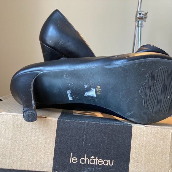Le Chateau black leather pumps size 9.5 - Picture 5 of 5